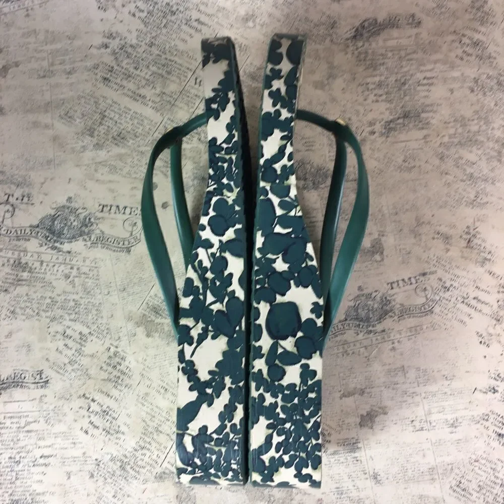 Tory Burch Green  Leaf-print Rubber Flip-flops Sandals